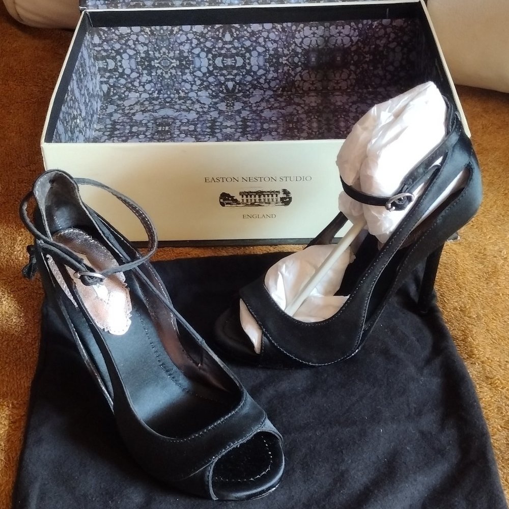 Leon Max black satin stilettos size 5.5